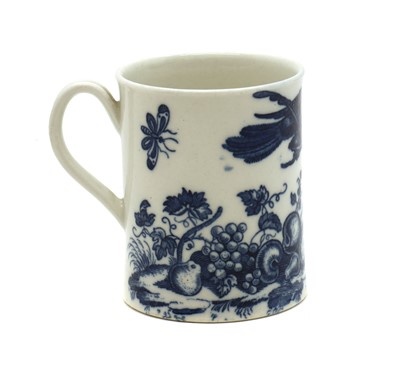 Lot 245 - A crescent Worcester mug