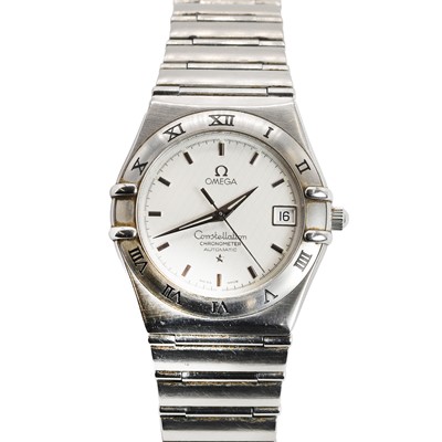 Lot 358 - A gentlemen's stainless steel Omega Constellation Chronometer bracelet watch