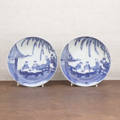 Lot 84 - A pair of Chinese blue and white plates