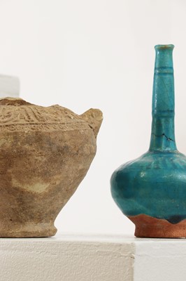 Lot 555 - A group of seven pottery, glass and metalware items