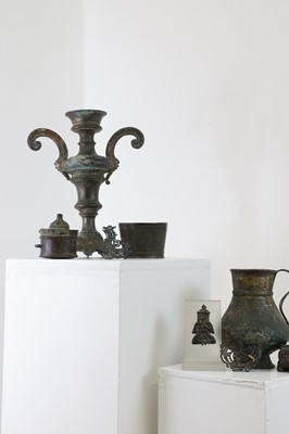 Lot 553 - A group of six metalware items