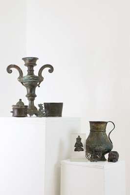 Lot 553 - A group of six metalware items