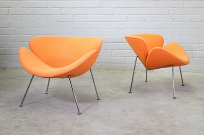 Lot 363 - A pair of Artifort 'F437' or 'Orange Slice' lounge chairs