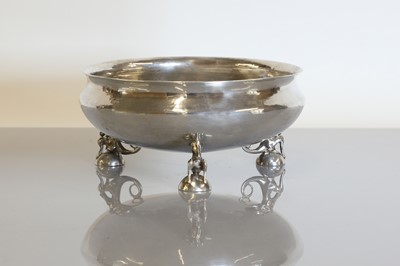 Lot 116 - An Arts and Crafts silver bowl