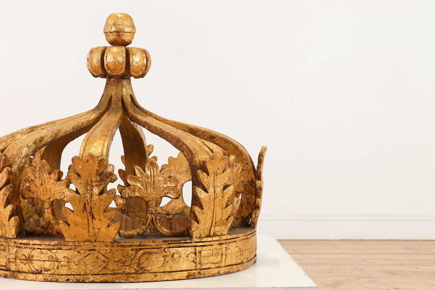 Lot 34 - A large carved and giltwood architectural crown