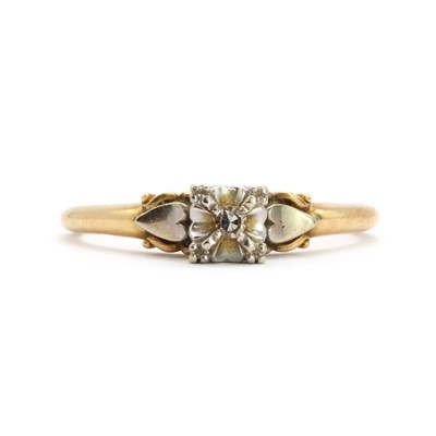 Lot 28 - An 18ct gold single stone diamond ring