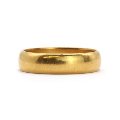 Lot 39 - A 22ct gold wedding ring