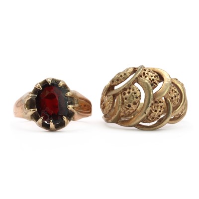 Lot 202 - Two 9ct gold rings