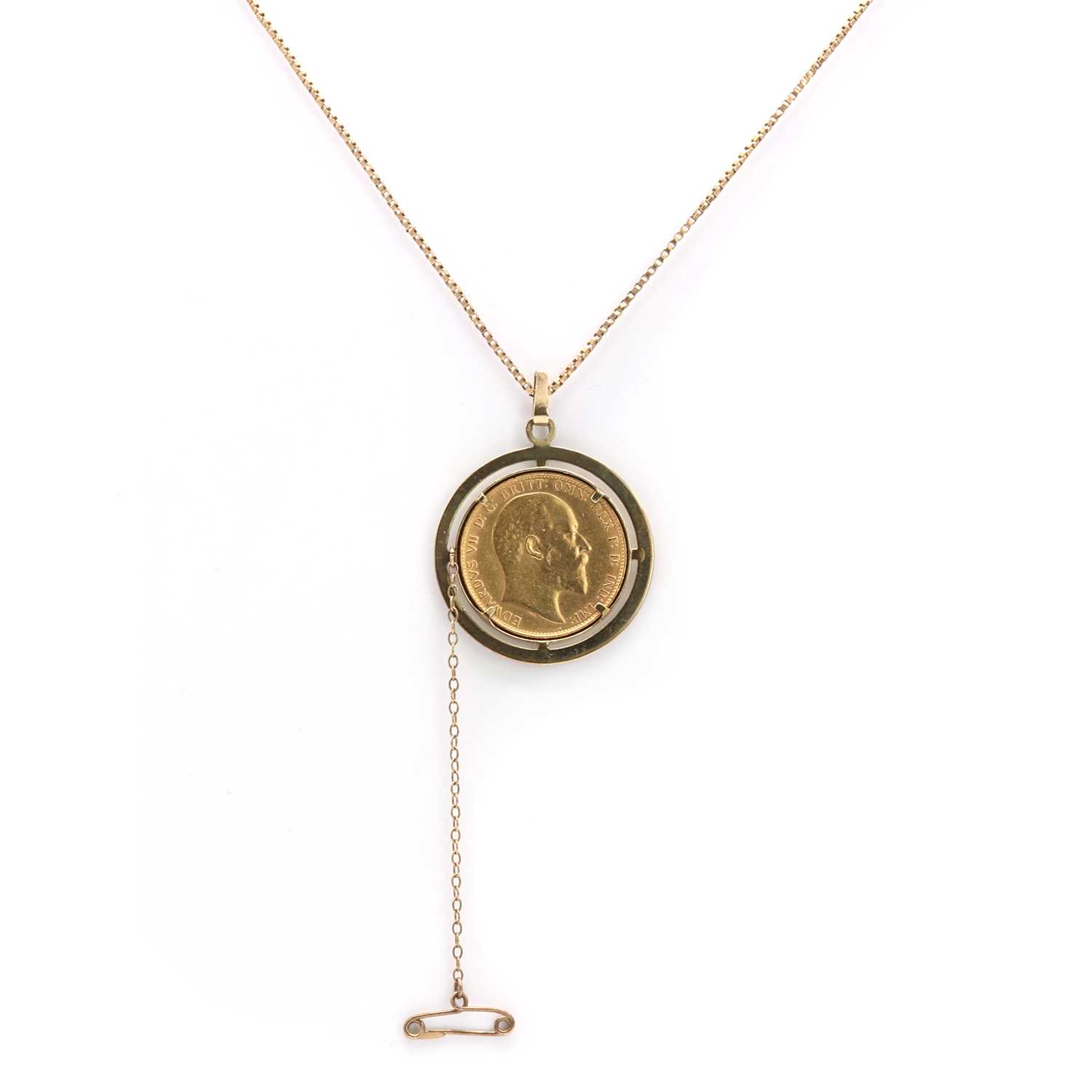 Lot 278 - A sovereign pendant