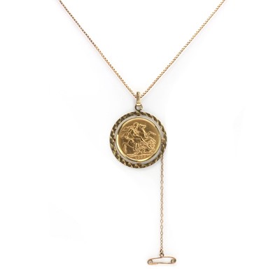 Lot 278 - A sovereign pendant