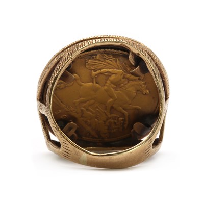 Lot 280 - A half sovereign ring