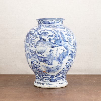 Lot 64 - A Chinese blue and white jar