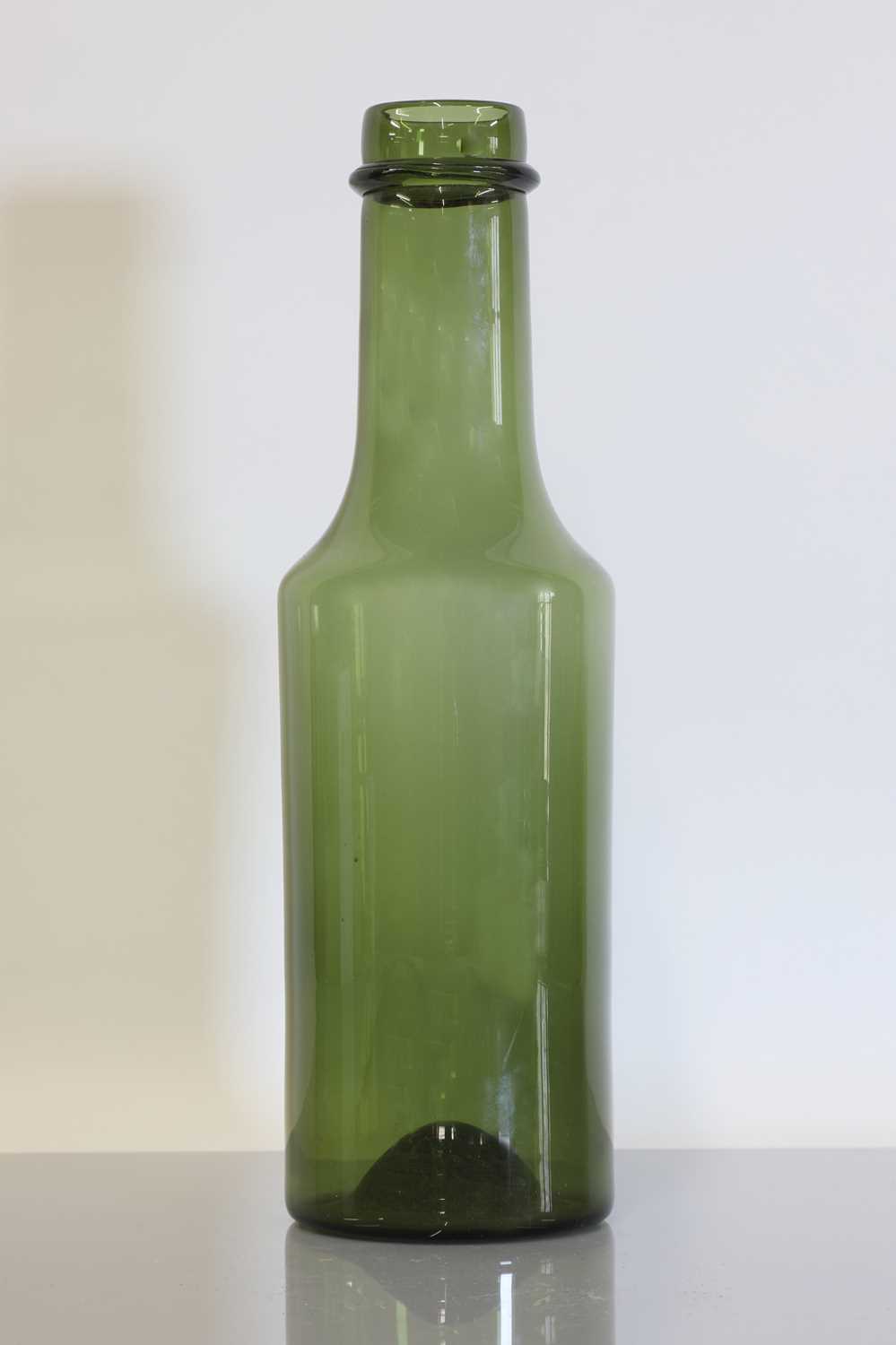 Lot 488 - A Finnish Iittala 'Model 2507' bottle vase