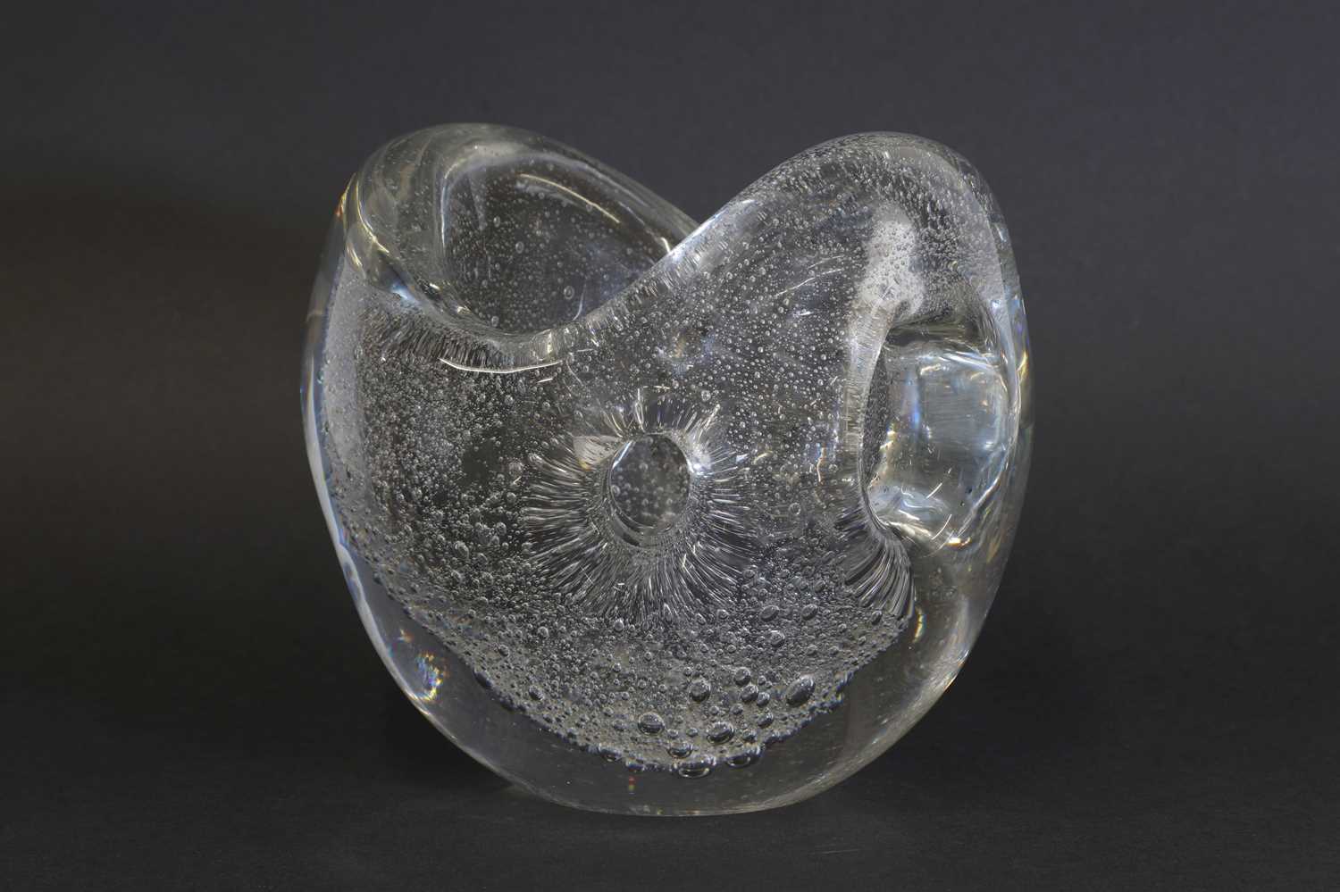 Lot 489 - A Finnish Iittala 'Hiidenhelmi' or 'Devil's Pearl' bowl