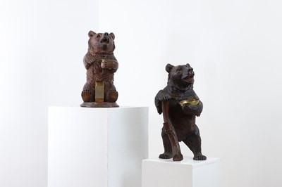Lot 353 - Two Black Forest carved wood bears
