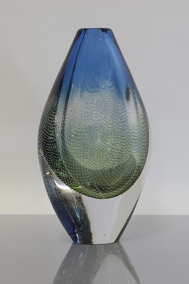 Lot 486 - An Orrefors 'Kraka' glass vase