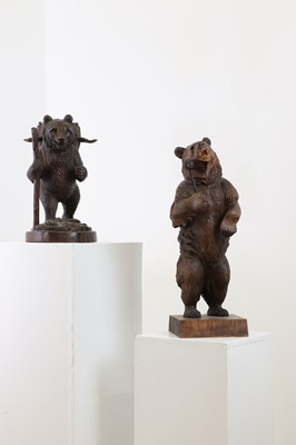 Lot 633 - Two Black Forest carved wood bears