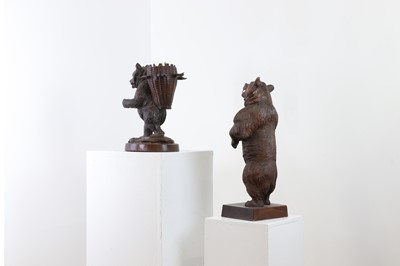 Lot 633 - Two Black Forest carved wood bears