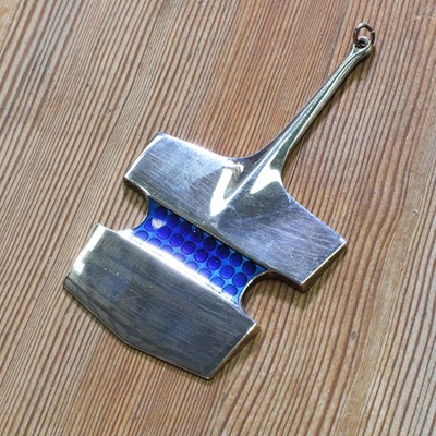 Lot 253 - A Norwegian sterling silver 'Thor's Hammer' pendant