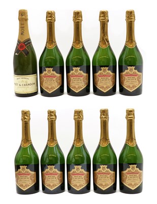 Lot 120 - Assorted sparkling wines and champagne