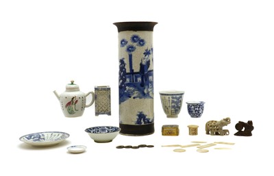 Lot 39 - A collection of Chinese and Japanese blue and white