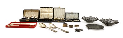 Lot 17 - A collection of silver items