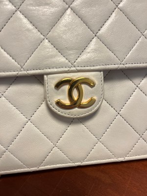 Lot 320 - A Chanel vintage cream single flap bag