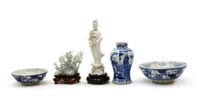 Lot 135 - A group of Chinese porcelain