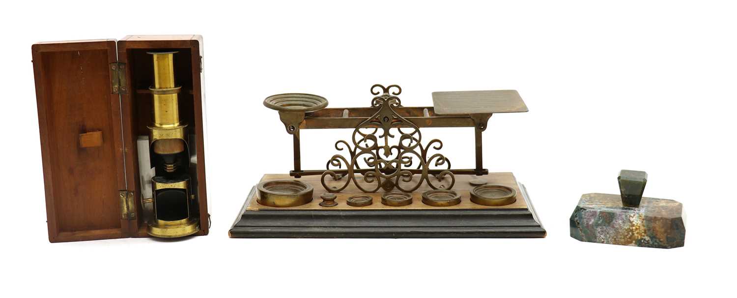 Lot 199 - A set of Edwardian postal scales