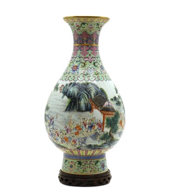 Lot 53 - A Chinese famille rose vase