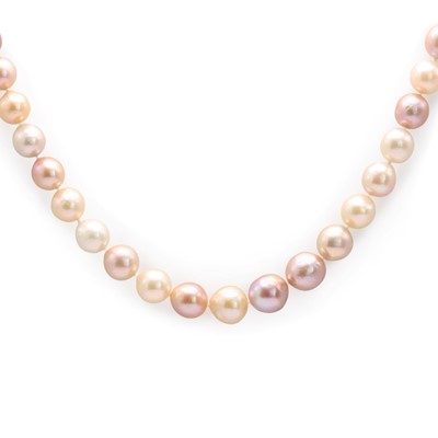 Lot 161 - A single row cultured freshwater pearl necklace