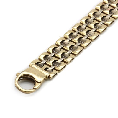 Lot 106 - A 9ct gold two colour link bracelet