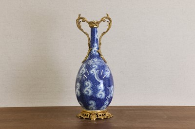 Lot 101 - A Chinese blue and white vase