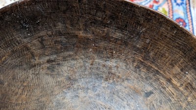 Lot 367 - A Usoga hardwood stool