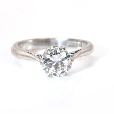 Lot 319 - An 18ct white gold single stone diamond ring