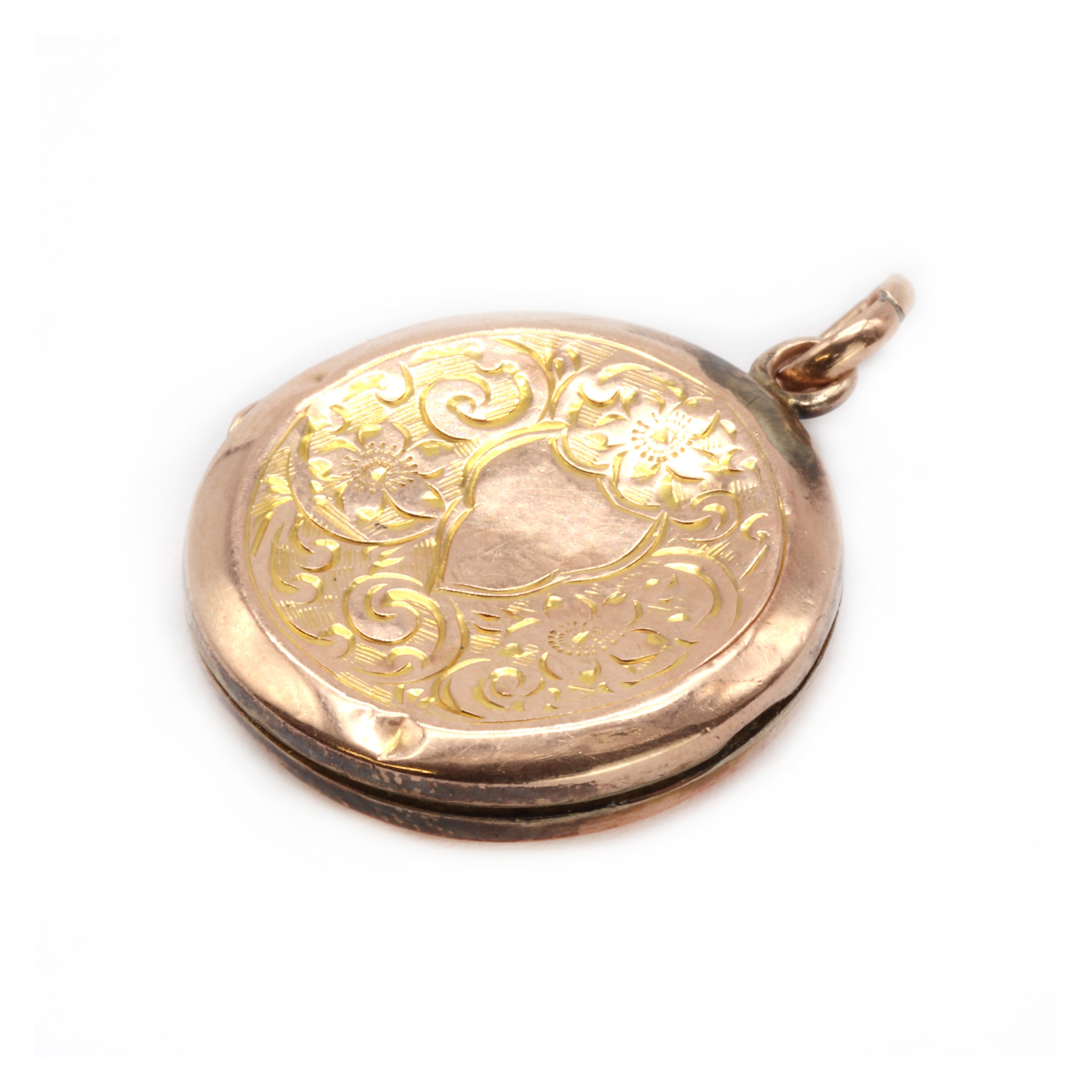 Lot 192 - Three 9ct gold rings,