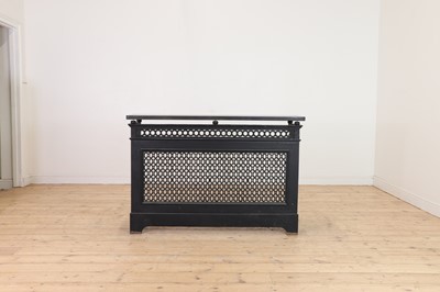 Lot 313 - A Victorian-style cast iron radiator cover