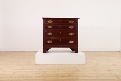 Lot 543 - A George III-style mahogany chest of drawers