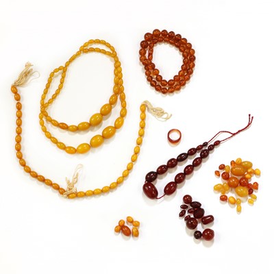 Lot 245 - A collection of bakelite and early plastic bead jewellery