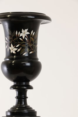 Lot 259 - An Ashford black marble pedestal vase