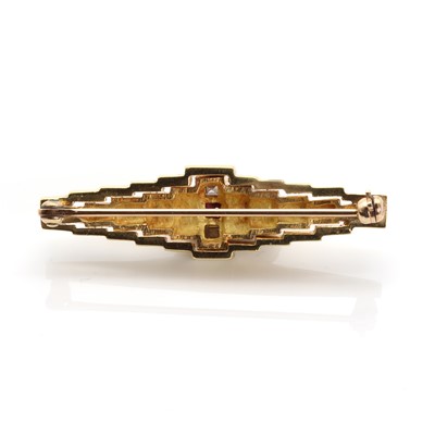 Lot 315 - A ruby and diamond bar brooch