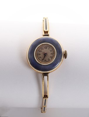 Lot 107 - A ladies’ Edwardian Vertex mechanical bracelet watch