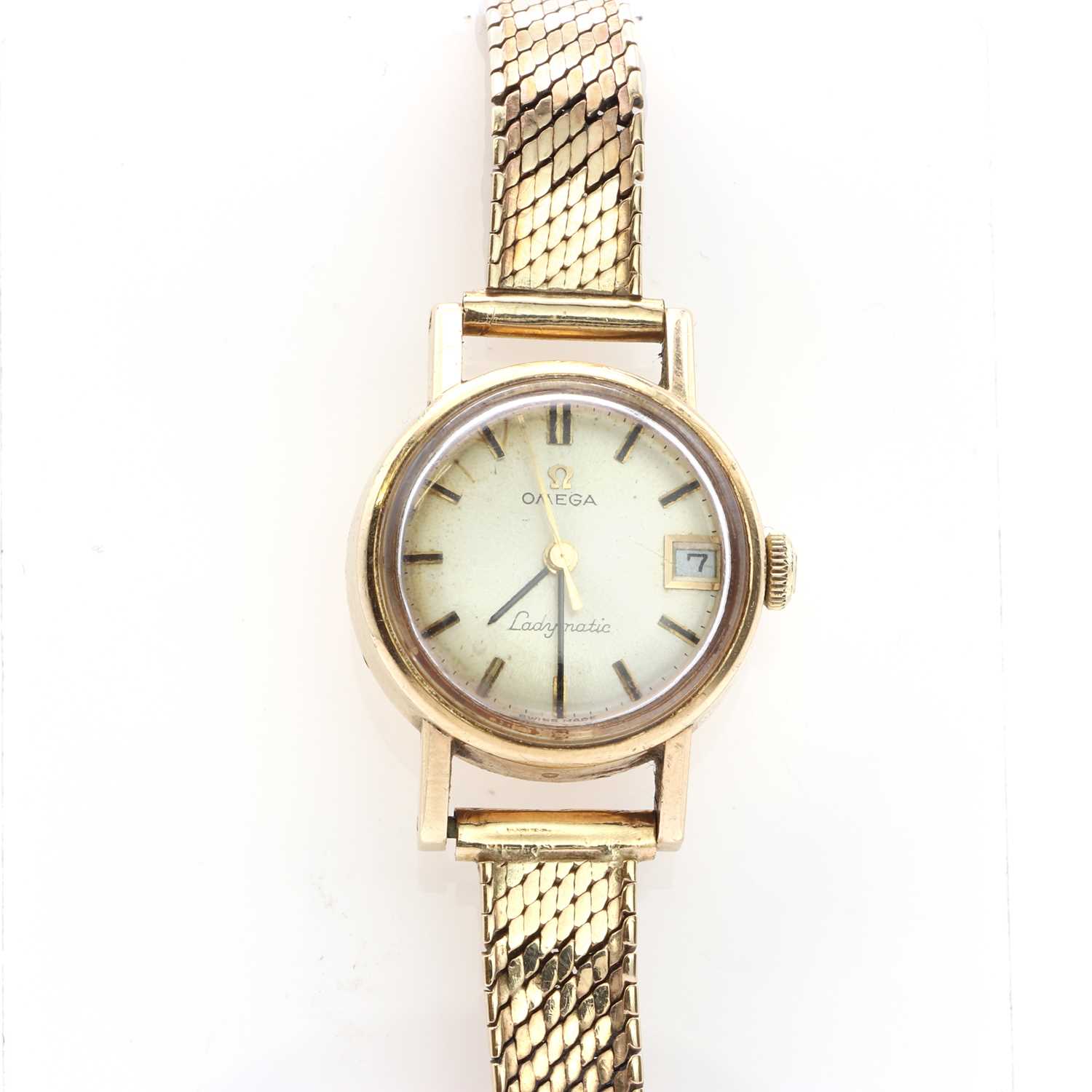 Lot 296 - A ladies' gold Omega 'Ladymatic' automatic bracelet watch