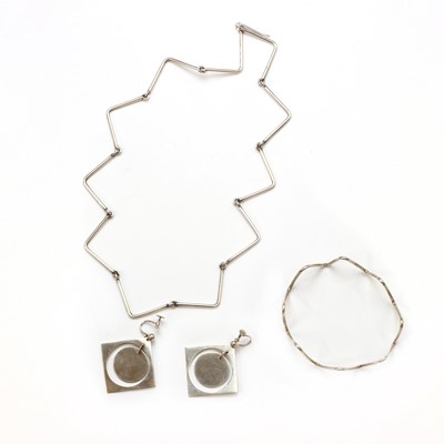 Lot 216 - A small collection of Danish Modernist sterling silver jewellery, by Bent Knudsen