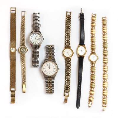 Lot 320 - A collection of quartz watches