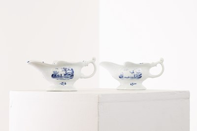 Lot 460 - A pair of Worcester blue and white porcelain sauce boats