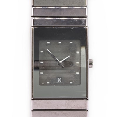 Lot 314 - A gentlemen's ceramic Rado quartz bracelet watch