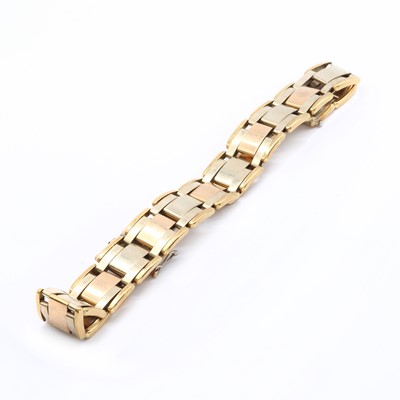 Lot 115 - An Italian 18ct gold link bracelet