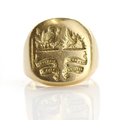 Lot 493 - A gentlemen's cushion shaped signet ring, by S J Rose