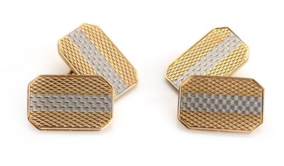 Lot 469 - A pair of Art Deco rectangular cut corner chain link cufflinks